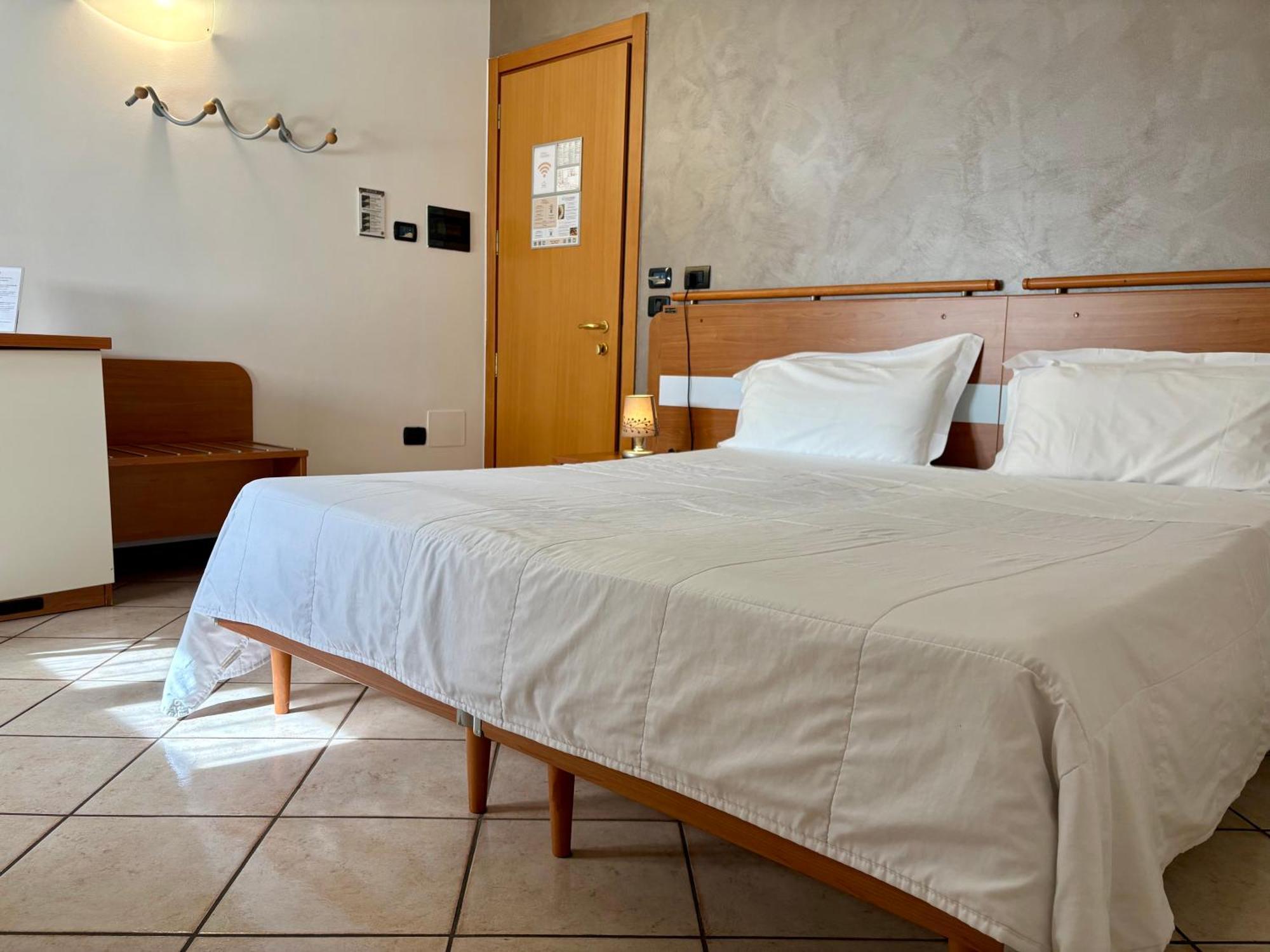 Sole Della Franciacorta - Hotel & Restaurant Capriolo Екстериор снимка